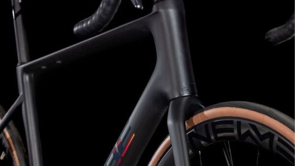 Cube Attain C:62 SLT carbon´n´rainbow – Bild 7